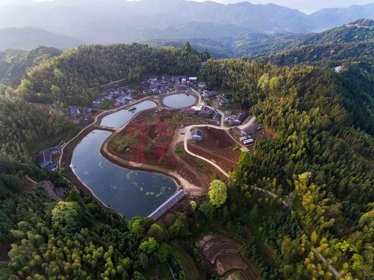 走进明溪火山口里的古村落"翠竹洋 云雾缭绕似人间仙境