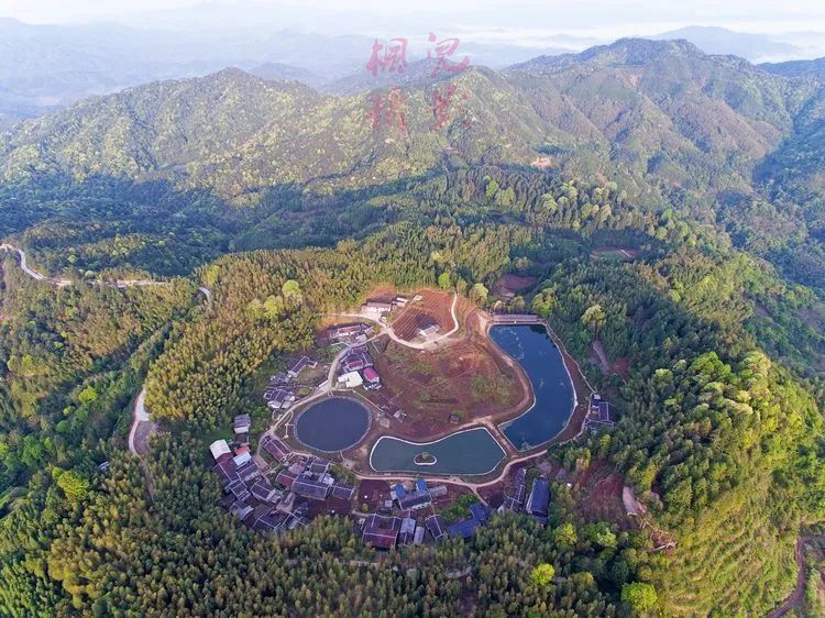 走进明溪火山口里的古村落"翠竹洋 云雾缭绕似人间仙境